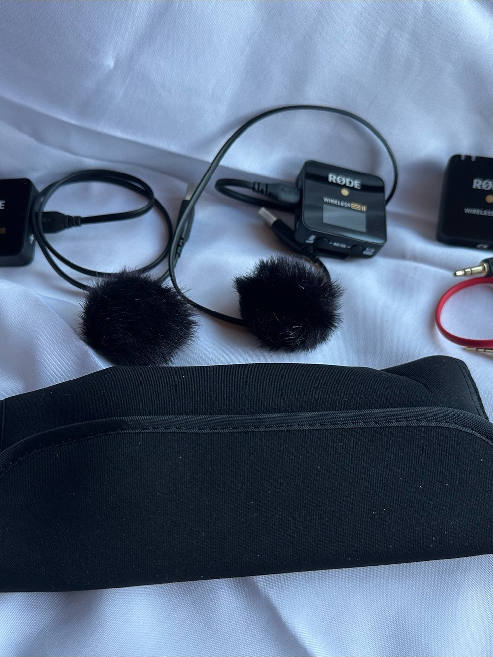 RØDE Wireless GO II Lavalier Mic Set with Wind Muffs - Black